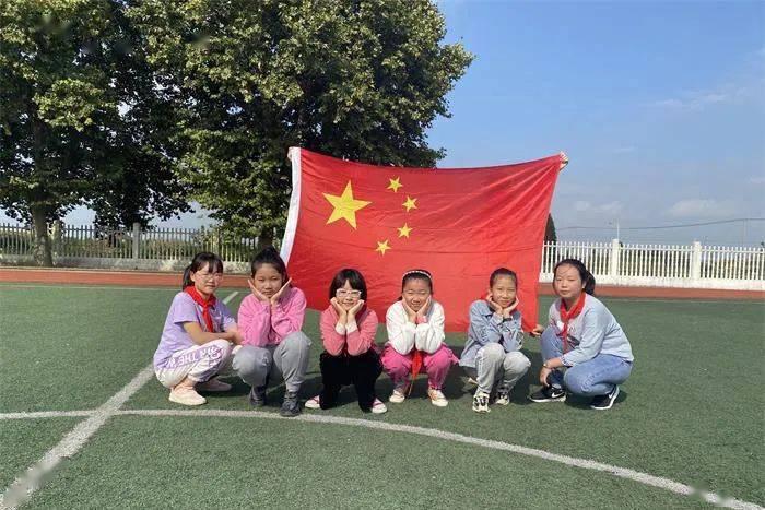 趣味测试:选一双灰姑娘的水晶鞋,测你能幸福一辈子还是半辈子?